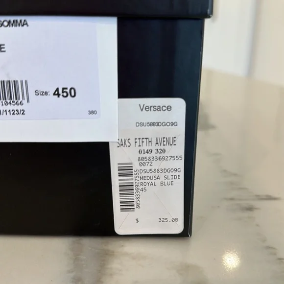 Men’s Versace Slides 😎😎😎 - Picture 9 of 9